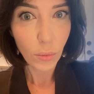 Meet your Posher, Lora